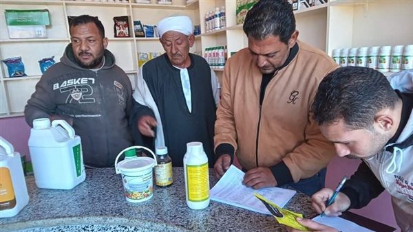 إغلاق محلين لبيع المبيدات الزراعية دون ترخيص في بورسعيد
